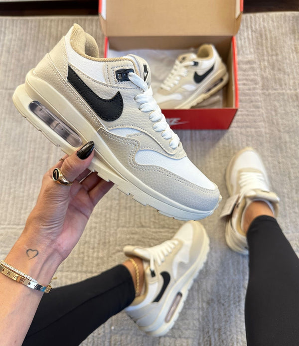 Air Max 1 Premium “Creme/Preto”