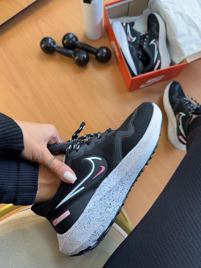 Nike Air Zoom NK 47 Preto/Rosa