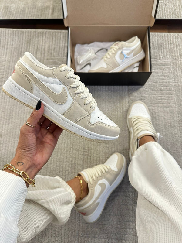 Jordan Low Premium Bege/Branco
