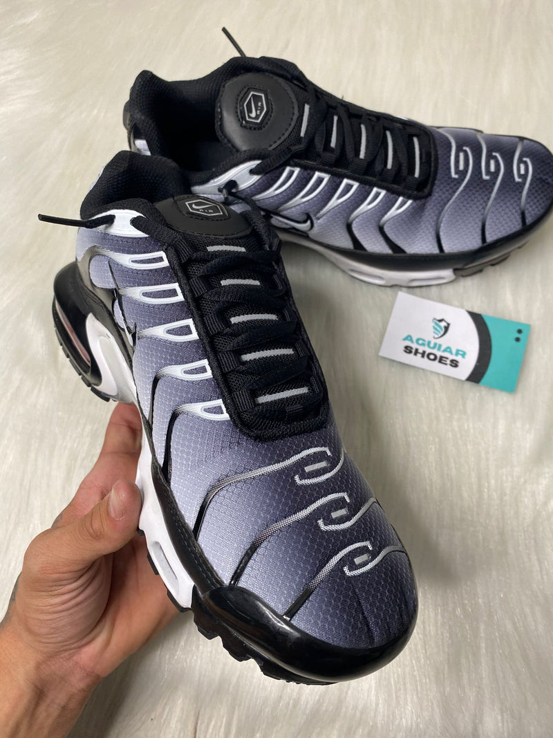 Air max TN1 "Black Mettalick" Importado