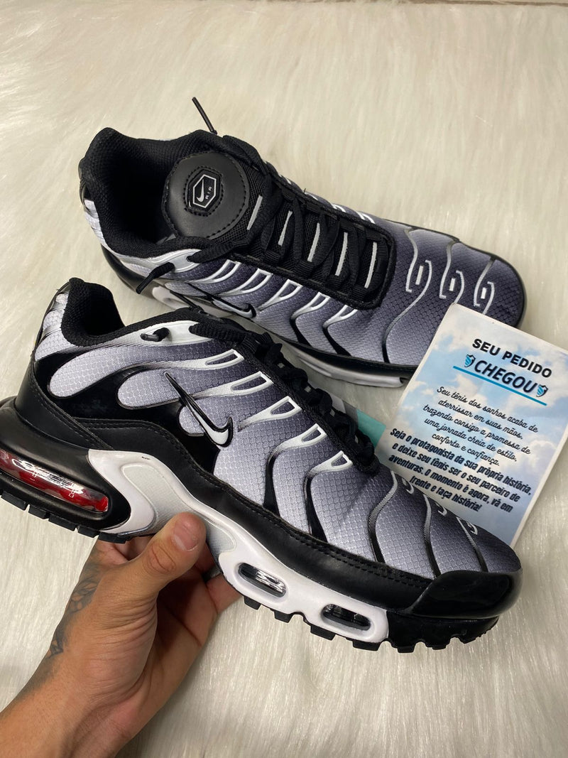 Air max TN1 "Black Mettalick" Importado