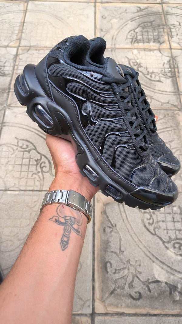 Air Max TN1 "Triple Black" Importado